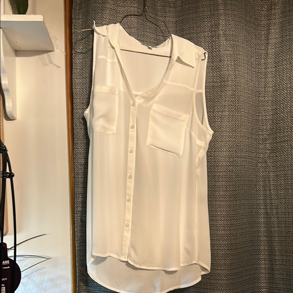 Elegant White Sleeveless Blouse